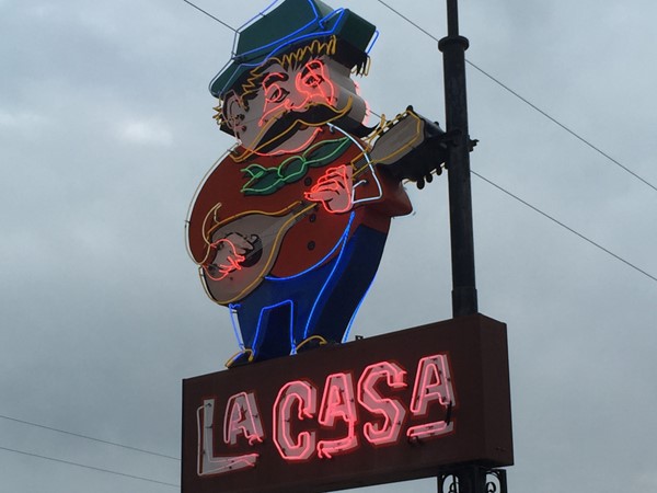 La Casa - 45th/Leavenworth.  An Omaha tradition of delicious pizzas