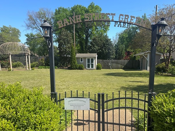 A stunning venue at Bank Street Green in the historic district great for pictures