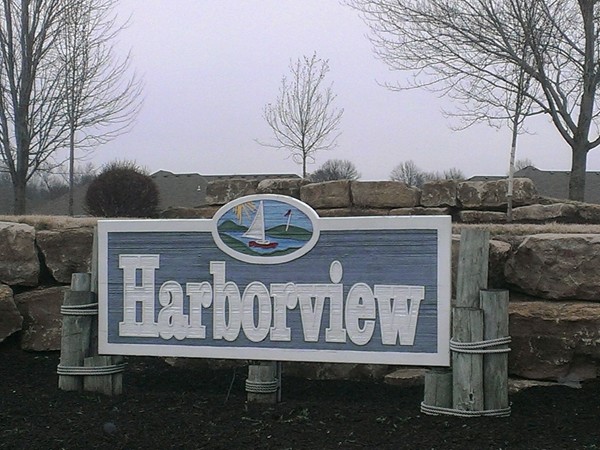 Harborview entrance marker