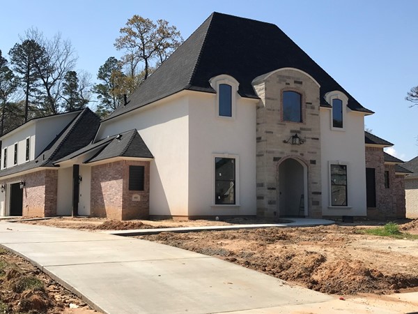 Still on the grow in South Shreveport's Ellerbe Rd. area. Average List Price today Is $589,900