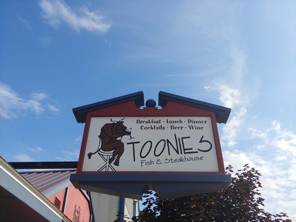 Toonies ...serving breakfast, lunch and dinner in downtown Bellaire