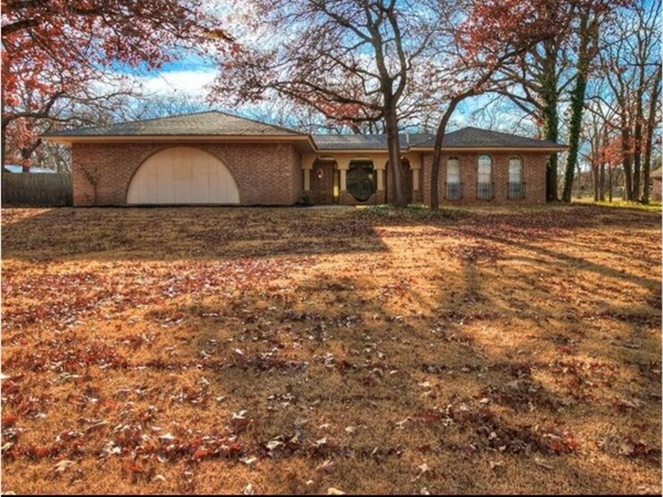 Typical home in Edmond with acreage 