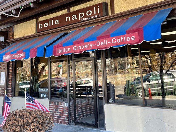 Love Bella Napoli and all it has to offer in this beautiful, walkable neighborhood
