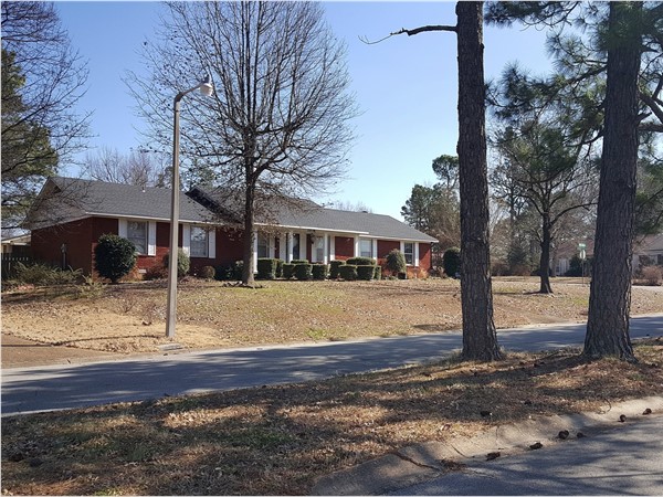 The well known Indian Hills subdivision in Jonesboro is a mature and convenient neighborhood