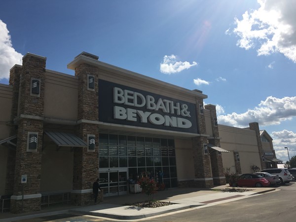 The best Bed Bath & Beyond location just off I-44.  Staff is always very helpful and friendly