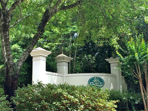 Entrance of 40th Place subdivision
