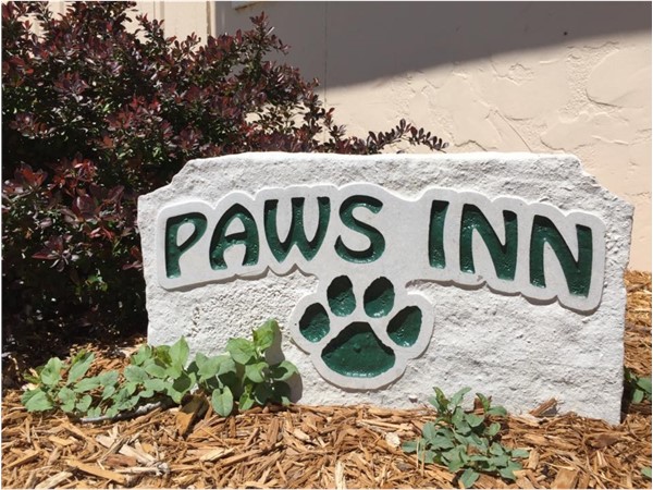 Paws Inn will treat your pets better than you do!! Excellent for all your grooming and kennel needs