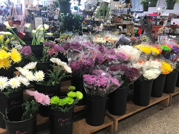 Spring bouquets at one of only two Horrock’s locations in Michigan