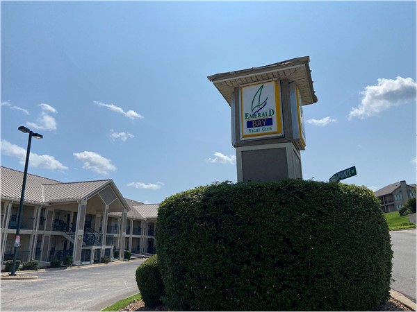 Emerald Bay Yacht Club Condominiums at Emerald Pointe 