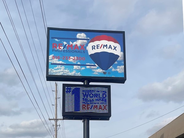 We have a new sign at RE/MAX Professionals!!