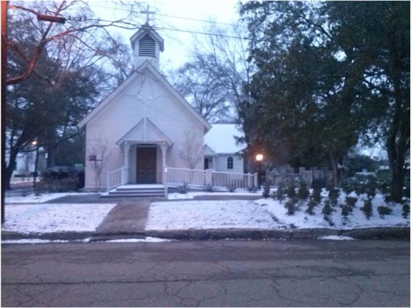 The Episcapol Church in Magnolia, MS - covered in snow