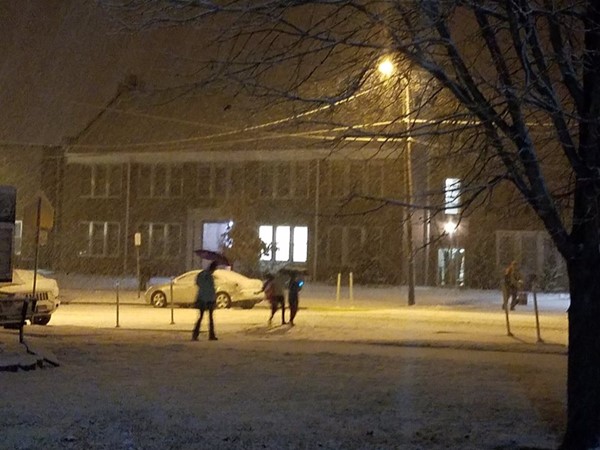 Snow shower between the schools in Lyndon