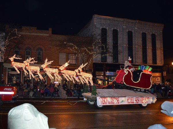 Holiday Season starts with The Festival of Lights Parade in Historic Downtown Howell 