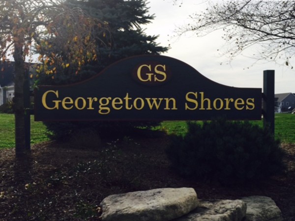 One entrance to Georgetown Shores