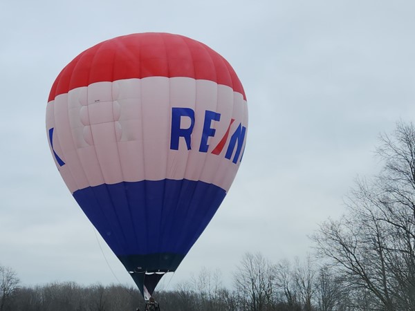 RE/MAX balloon sighting