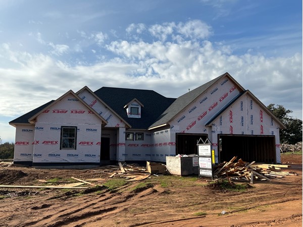 New Home construction in Meadow Heights. Water/vapor barrier is like a rain jacket for your home 