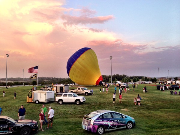 4th Annual Branson Balloon Festival features 20 hot air balloons, skydiving and lots of fun