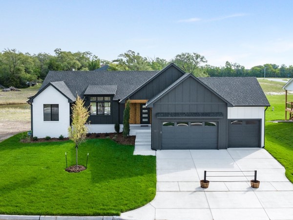 Nice exterior view of a beautiful  Arbor Creek home