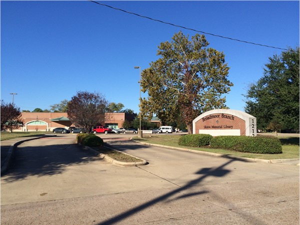 The Broadmoor Branch of the Shreveport  Memorial Library is on East Kings Highway near the Duck 