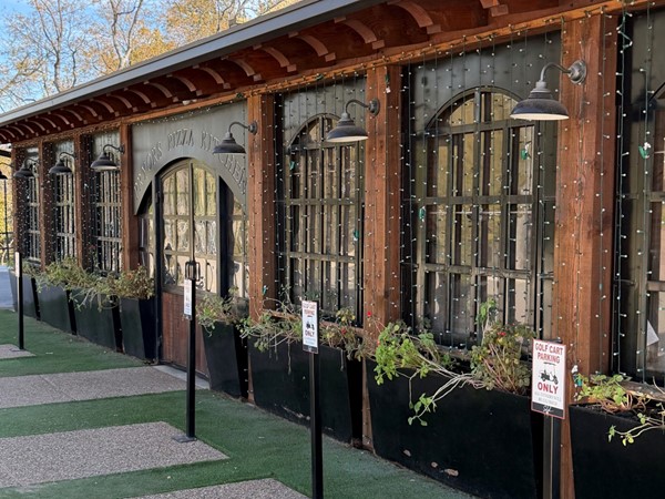 Pryor's Pizza in Selah Neighborhood